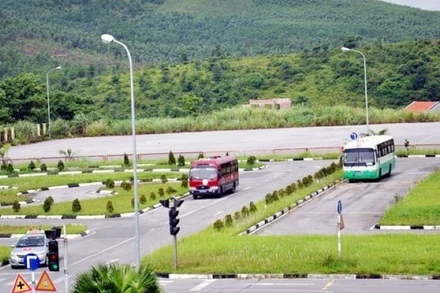 Thành phố Hồ Chí Minh và thành phố Hà Nội có nhiều trung tâm đủ điều kiện sát hạch lái xe nhất. (Ảnh minh họa)