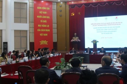 Các nhà khoa học trong phiên thảo luận tại Diễn đàn quốc tế về chủ nghĩa xã hội lần thứ XII.