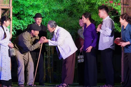 Cảnh diễn trong Chương trình nghệ thuật đặc biệt "Bác Hồ một tình yêu bao la".