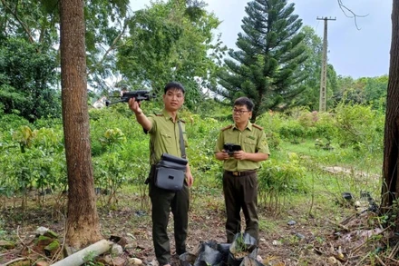 Lực lượng kiểm lâm tỉnh Cao Bằng phát huy tốt hiệu quả của thiết bị bay không người lái trong quản lý và bảo vệ rừng. (Ảnh: MINH TUẤN)