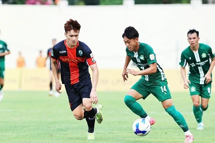 Ninh Bình FC (trái) cùng PVF-CAND hứa hẹn mang tới nhiều bất ngờ thú vị cho V.League 2025-2026. (Ảnh: VPF)