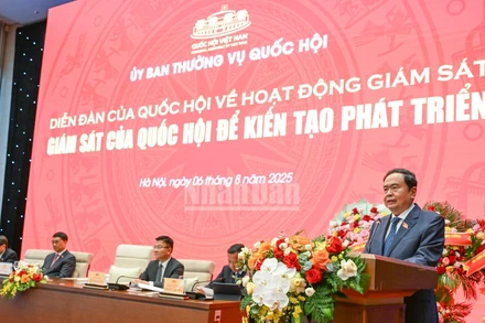 Chủ tịch Quốc hội Trần Thanh Mẫn phát biểu khai mạc diễn đàn.