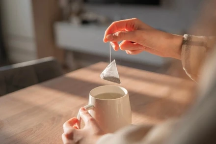 Trà túi lọc vẫn là lựa chọn tiện lợi và an toàn cho người dùng thời nay.