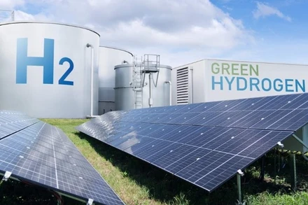 Hydro xanh được sản xuất thông qua một tiến trình dựa vào năng lượng tái tạo. (Ảnh NEWS24)