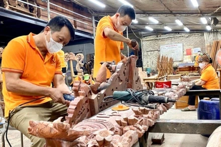 Đồ gỗ mỹ nghệ vẫn là sản phẩm chủ yếu tại các làng nghề gỗ truyền thống.