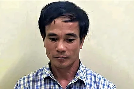 Đối tượng Lê Văn Hòa tại Cơ quan Công an. (Ảnh: Công an Diễn Châu)