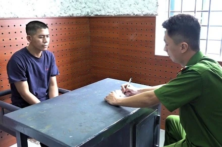 Đối tượng Ngô Văn Phương tại Cơ quan Công an. (Ảnh: Công an Nghệ An).