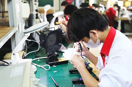 Giờ thực hành của Trường cao đẳng nghề Công nghệ cao Hà Nội. 