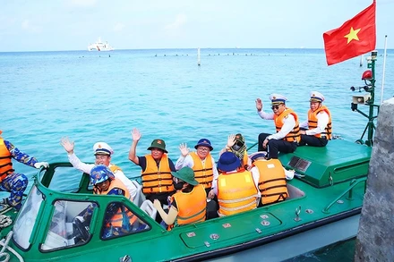 Rời đảo Len Đao. Ảnh: TRẦN SƠN HẢI