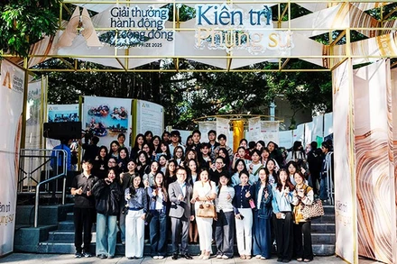 Lan tỏa tinh thần "kiên trì phụng sự"