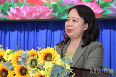 Phó Chủ tịch nước Võ Thị Ánh Xuân phát biểu tại buổi tiếp xúc cử tri.