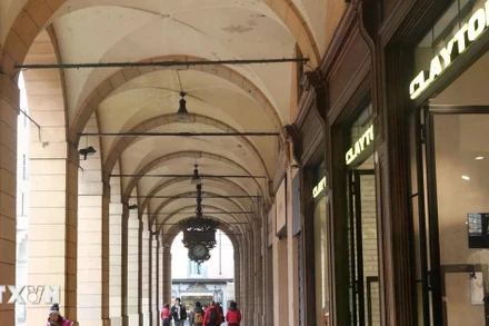 Muôn vẻ mái vòm tại Bologna. (Ảnh: TTXVN)