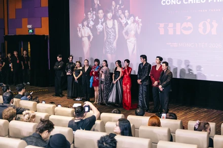 Đoàn làm phim “Thỏ ơi!!” tại buổi ra mắt phim. (Ảnh: Galaxy Studio)