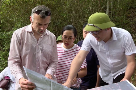 Lãnh đạo Sở Nông nghiệp và Môi trường Điện Biên cùng đoàn chuyên gia khảo sát thực địa lựa chọn điểm xây dựng công trình hồ chứa nước Sái Lương tại tỉnh Điện Biên.