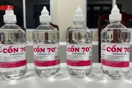 [Video] Cồn y tế giả khiến nhiều người ngộ độc, tổn thương não