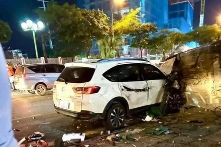 Lái xe ô-tô có biểu hiện say xỉn đâm hàng loạt xe tại Hà Đông (Hà Nội), ít nhất 1 người tử vong