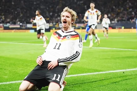 Nick Woltemade, người được mệnh danh là "Rudi Voller mới".