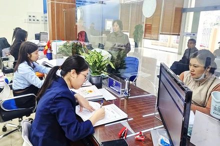 Khuyến khích người dân sử dụng dịch vụ công trực tuyến