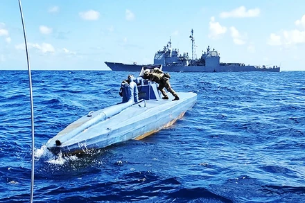Hải quân Mỹ bắt giữ một tàu ngầm chở ma túy tại Caribe. Ảnh: ABC NEWS