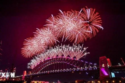 Màn pháo hoa chào đón Năm mới tại Sydney, Australia ngày 1/1/2022. (Ảnh: THX/TTXVN)