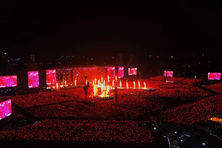 Toàn cảnh Y concert nhìn từ trên cao. (Ảnh: YeaH1)