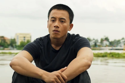 Mai Tài Phến giữ vai trò đạo diễn, biên kịch và diễn viên trong phim.