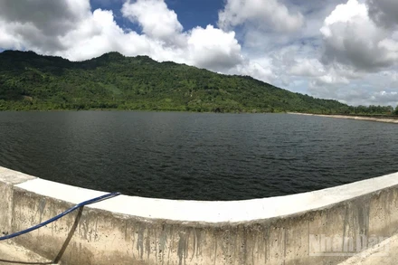 Hồ Núi Dài 2 phục vụ tưới tiêu cho 180 ha đất nông nghiệp, đất vườn.