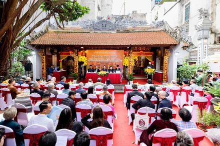 Cuộc tọa đàm tại đình Đông Thành. (Ảnh: Ban tổ chức)