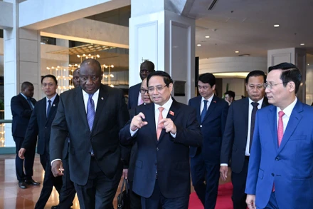 Thủ tướng Chính phủ Phạm Minh Chính và Tổng thống Cộng hòa Nam Phi Matamela Cyril Ramaphosa đến dự diễn đàn Doanh nghiệp Việt Nam-Nam Phi.