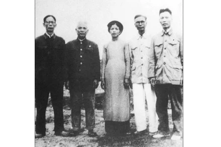 Một số đồng chí trong chi bộ Đảng Cộng sản Việt Nam đầu tiên tại Khu mỏ Mạo Khê. Ảnh tư liệu