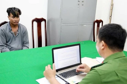 Đối tượng Chau Linh E khai nhận hành vi giết người.