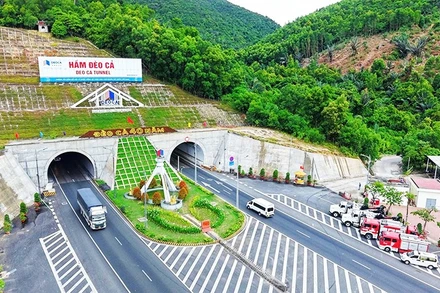 Công trình hầm đường bộ qua Đèo Cả.