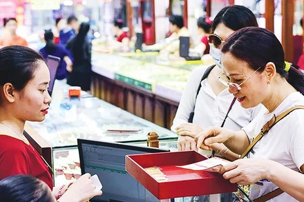 Khi dỡ bỏ cơ chế độc quyền, thị trường vàng sẽ trở nên minh bạch hơn. Ảnh: MINH CHÂU