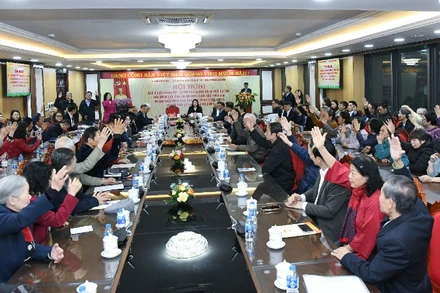 Cử tri Tổ dân phố số 6, phường Ba Đình nhất trí giới thiệu người ứng cử đại biểu Quốc hội khóa XVI. (Ảnh: DUY LINH)