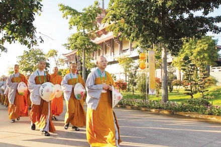 Trong khuôn khổ Đại lễ Phật đản Liên hợp quốc Vesak 2025 hàng vạn đại biểu, tăng ni, phật tử trong nước và đại biểu đến từ 85 quốc gia, vùng lãnh thổ đã tham dự. (Ảnh: TTXVN)