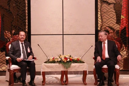 Tổng Bí thư Tô Lâm đã tiếp Chủ tịch Mặt trận Lào xây dựng đất nước Kikeo Khaykhamphithoune. (Ảnh: DUY TOÀN)