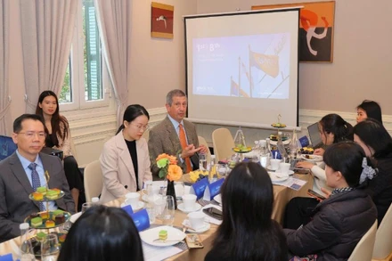 Quang cảnh buổi thảo luận.