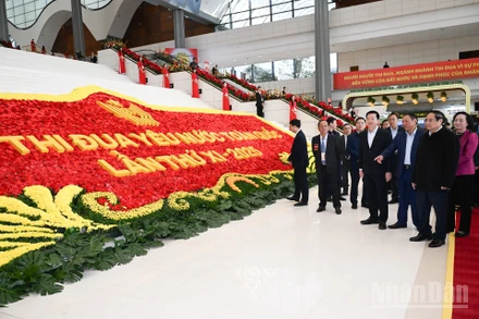 Thủ tướng Phạm Minh Chính - Chủ tịch Hội đồng Thi đua-Khen thưởng Trung ương kiểm tra công tác chuẩn bị Đại hội Thi đua yêu nước toàn quốc lần thứ XI.