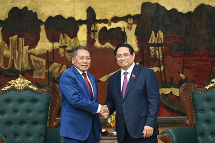 Thủ tướng Phạm Minh Chính và Bộ trưởng Ngoại giao và Ngoại thương Quần đảo Solomon Peter Shanel Agovaka.