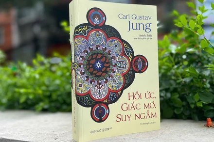 Cuốn “Hồi ức, Giấc mơ, Suy ngẫm” của nhà tâm lý học Carl Gustav Jung. (Ảnh: Omega Plus Books)