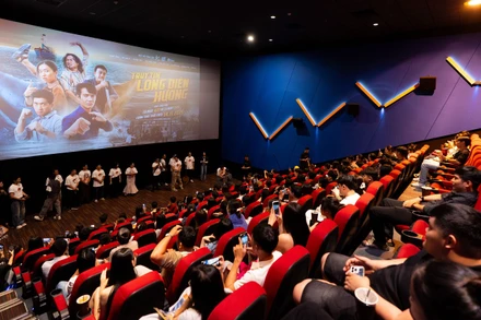 Đoàn làm phim đi cinetour giao lưu với khán giả. (Ảnh: Nhà sản xuất)
