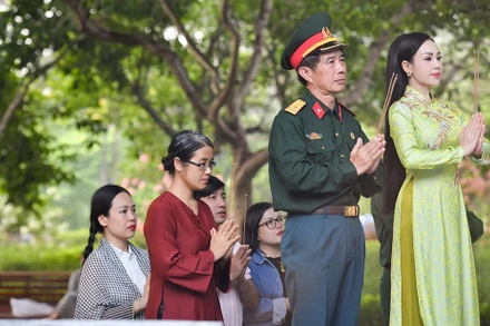 Cảnh trong MV "Còn mãi với non sông". (Ảnh: NVCC)