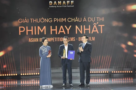 Giải Phim châu Á dự thi hay nhất được trao cho bộ phim "Giao dịch miền biên giới". (Ảnh: ANH ĐÀO)