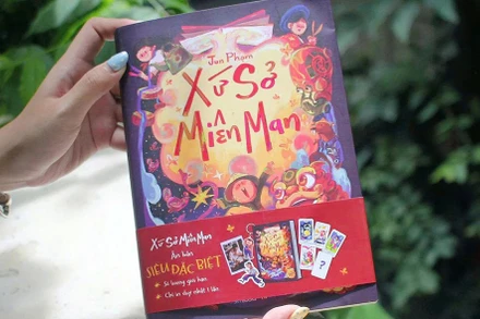 Cuốn "Xứ sở Miên Man" bản đặc biệt. (Ảnh: FAHASA)