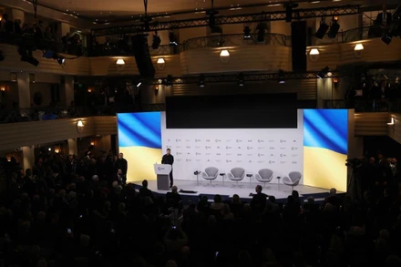 Tổng thống Ukraine Volodymyr Zelensky phát biểu tại Hội nghị An ninh Munich 2026. (Ảnh: TÂN HOA XÃ)