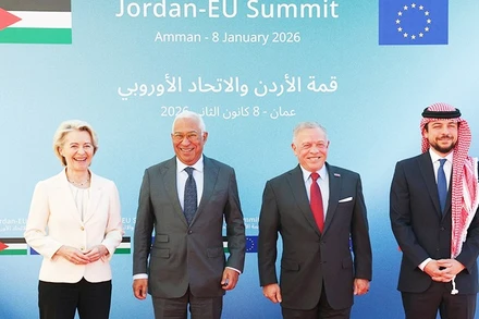 Các nhà lãnh đạo EU và Jordan gặp gỡ tại Thủ đô Amman. Ảnh: AP