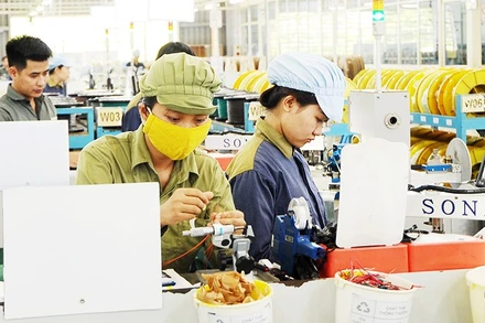 Dư địa lợi nhuận thu hẹp do chi phí, các doanh nghiệp tối ưu hóa quản trị để giữ năng lực cạnh tranh. Ảnh: NAM ANH