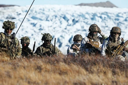 Binh sĩ Đan Mạch trong một đợt huấn luyện tại Greenland. Ảnh: CBC