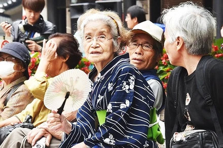 Những người trên 75 tuổi tại Nhật Bản sẽ phải gánh chi phí y tế cao hơn. Ảnh: GETTY IMAGES