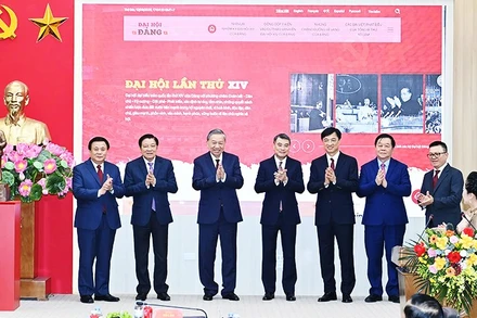 Lễ ra mắt Trang thông tin điện tử chuyên đề Đảng Cộng sản Việt Nam-Đại hội XIV diễn ra tại Trụ sở Bộ Biên tập Báo Nhân Dân. Ảnh: ĐĂNG KHOA